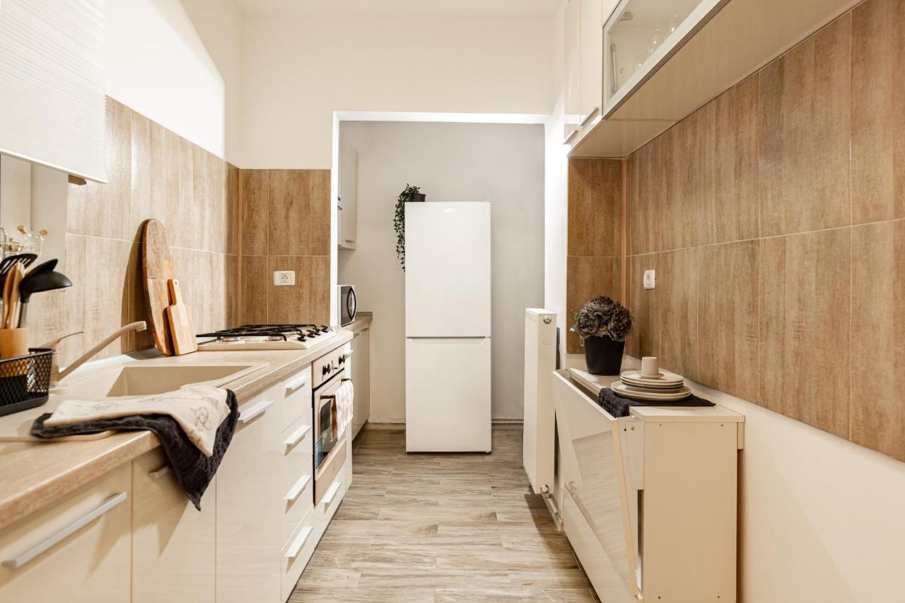 Apartment Qult - The Aristocrat *