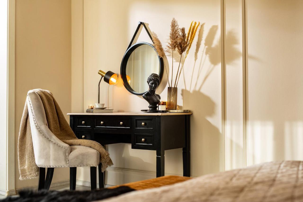 Apartment Qult - The Aristocrat *